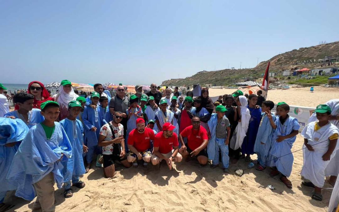 الاطفال الصحراويون يخلدون “يوم بلادي” على شواطئ الجزائر العاصمة